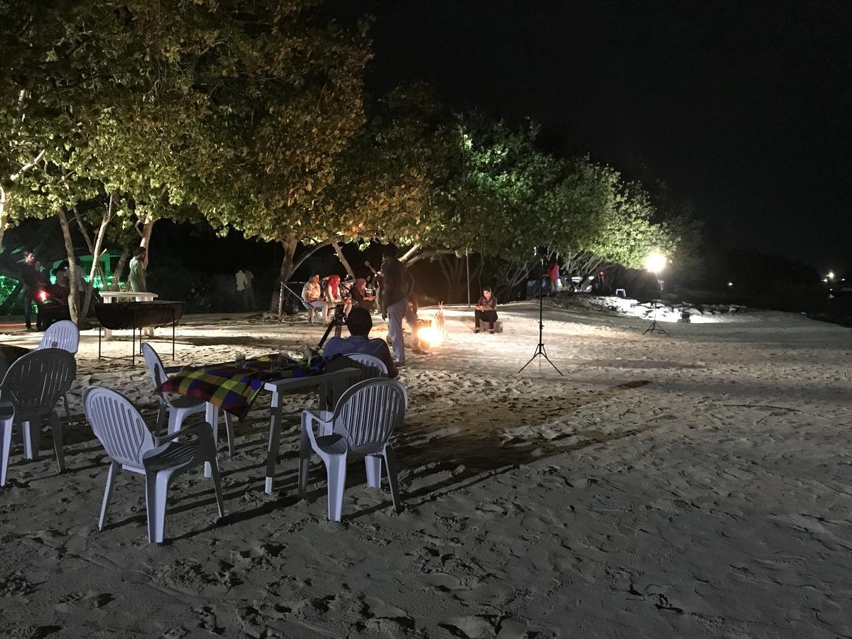Rip Tide Vacation Inn, K.Guraidhoo Гурайдо Екстериор снимка